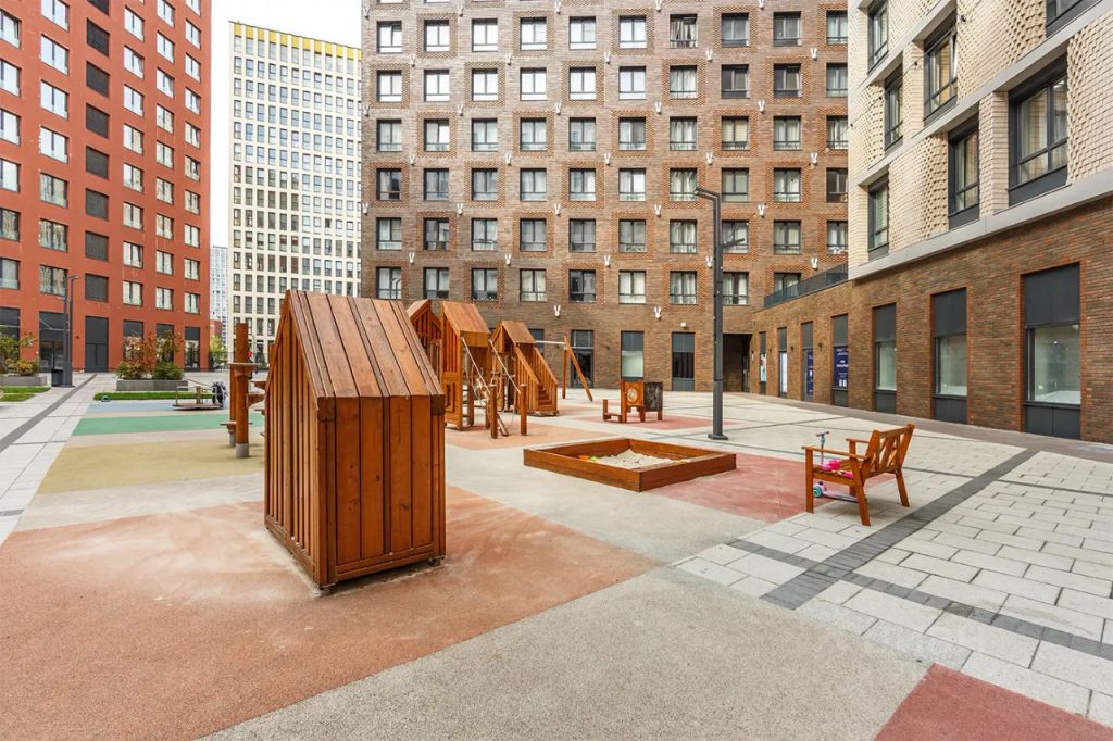 m. ZIL: Apartment, 2-rooms