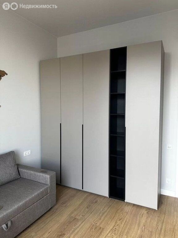 m. Verkhnie Kotly: Apartment, 2-rooms