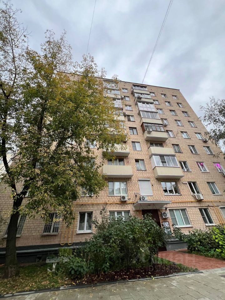 m. Barrikadnaya: Apartment, studio