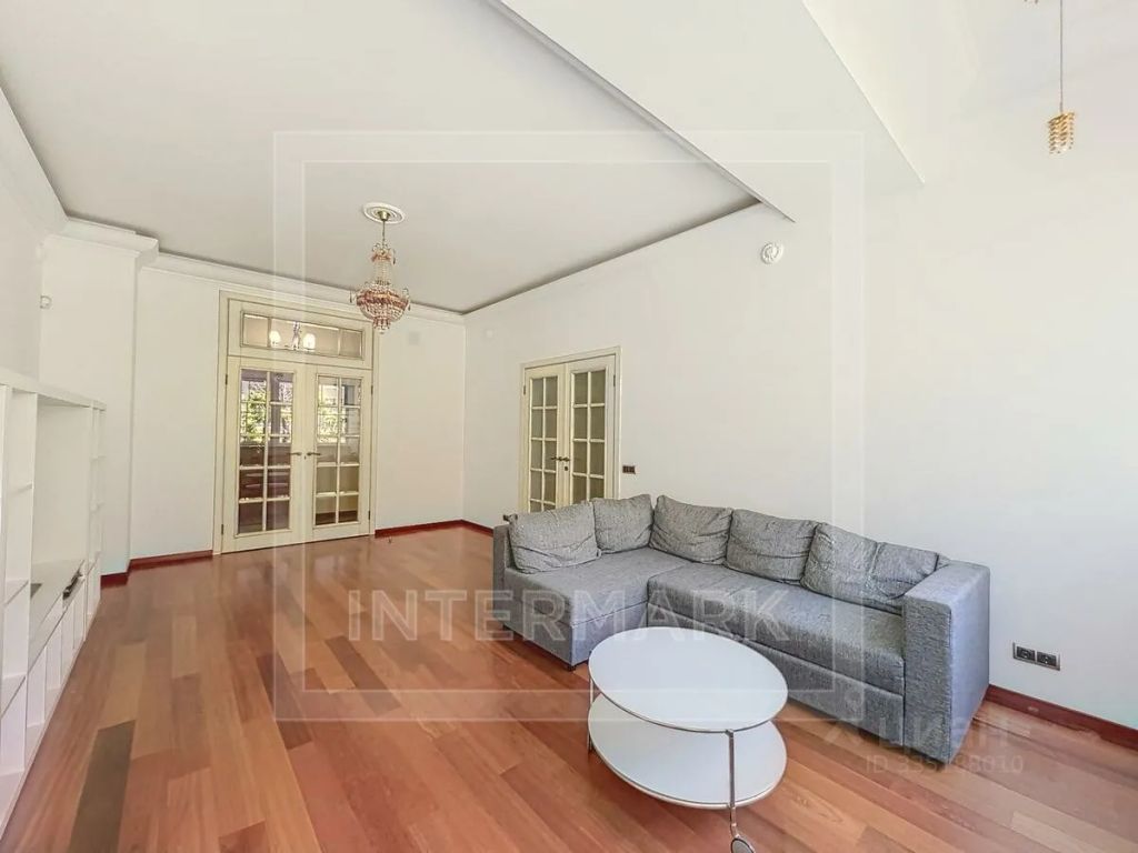 m. Tverskaya: Apartment, 3-rooms