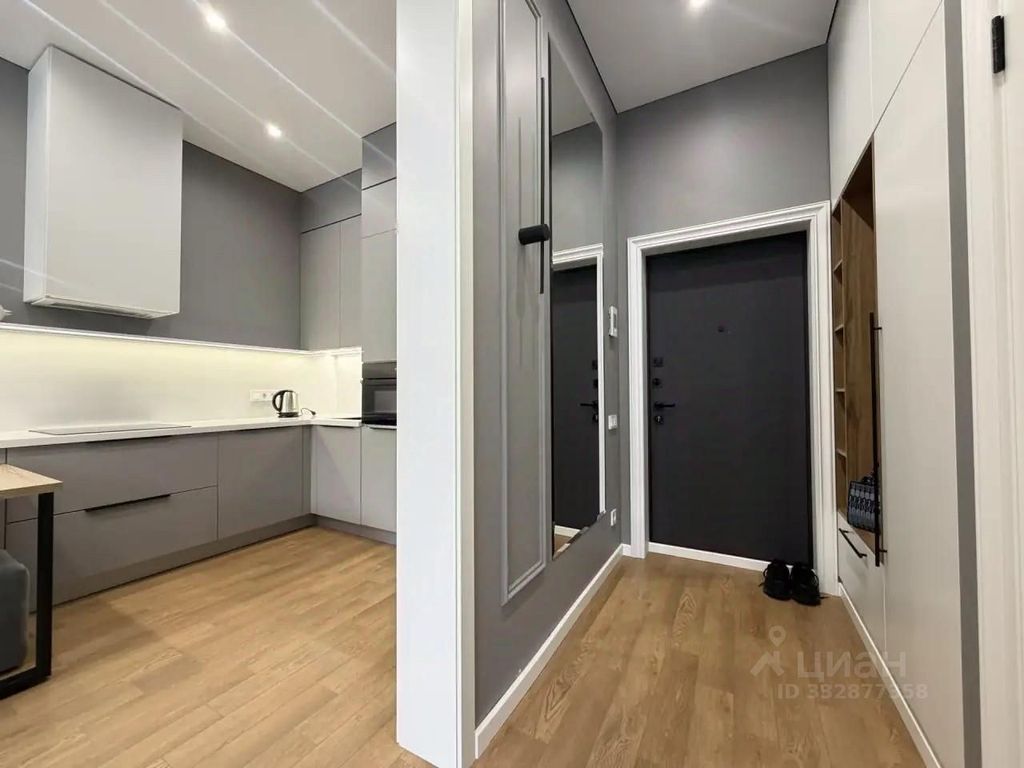 m. ZIL: Apartment, 2-rooms