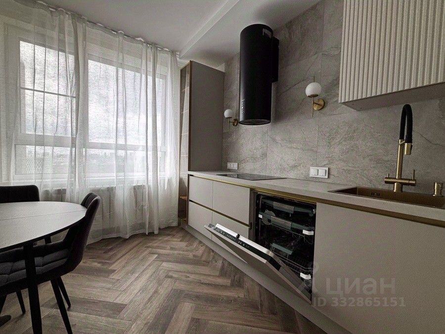 m. Ulitsa 1905 goda: Apartment, 2-rooms