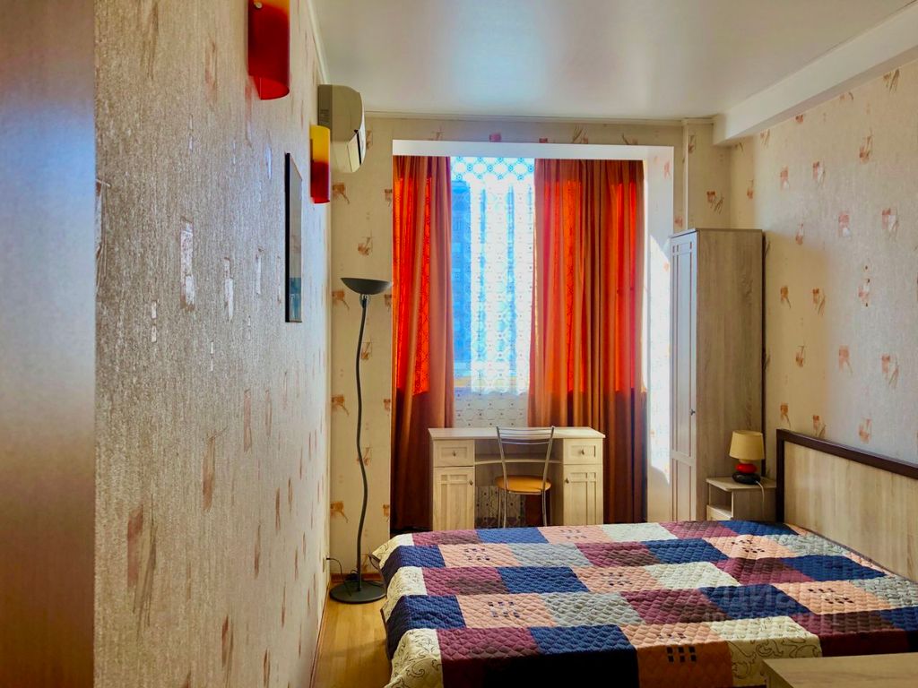 m. Kropotkinskaya: Apartment, 2-rooms
