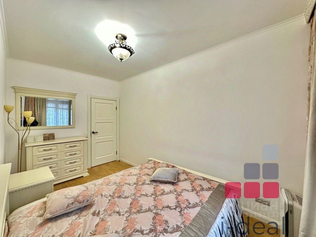 m. Ulitsa 1905 goda: Apartment, 2-rooms
