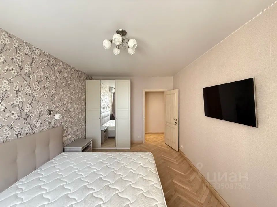 m. Barrikadnaya: Apartment, 2-rooms