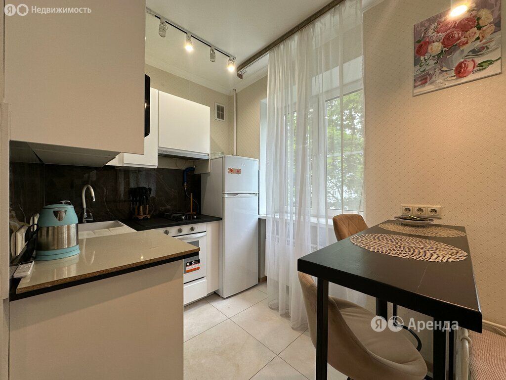 m. Lomonosovsky prospekt: Apartment, studio