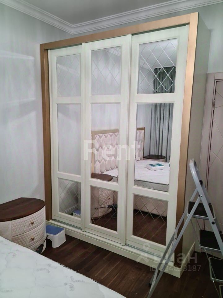 m. Molodezhnaya: Apartment, 3-rooms