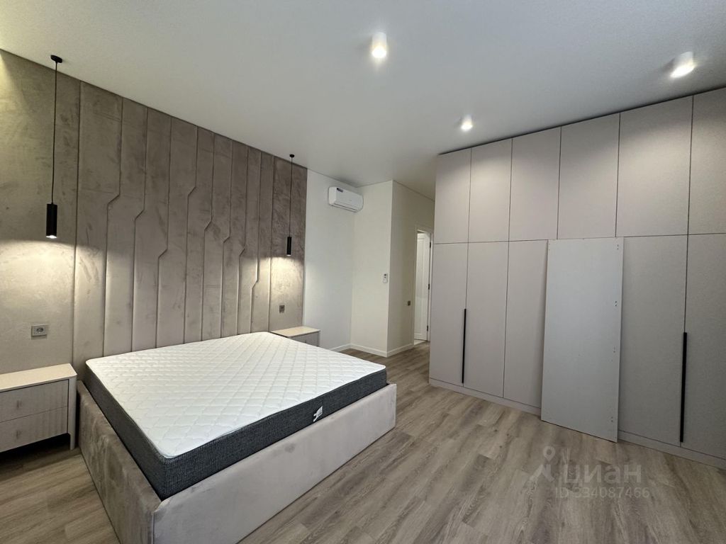 m. Aminyevskaya: Apartment, 3-rooms