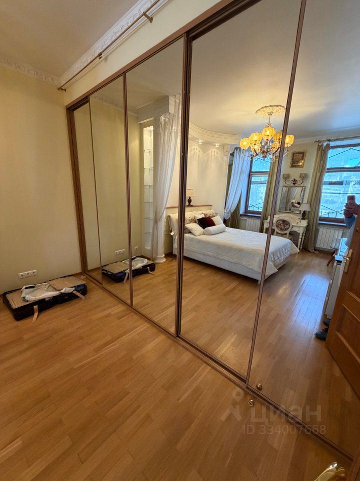 m. Krasnye vorota: Apartment, 2-rooms