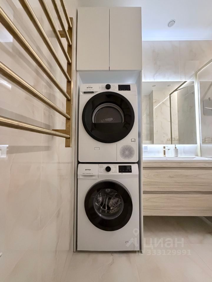 m. ZIL: Apartment, 2-rooms