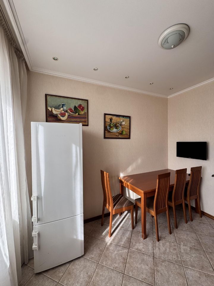 m. Tsvetnoy bulvar: Apartment, 2-rooms