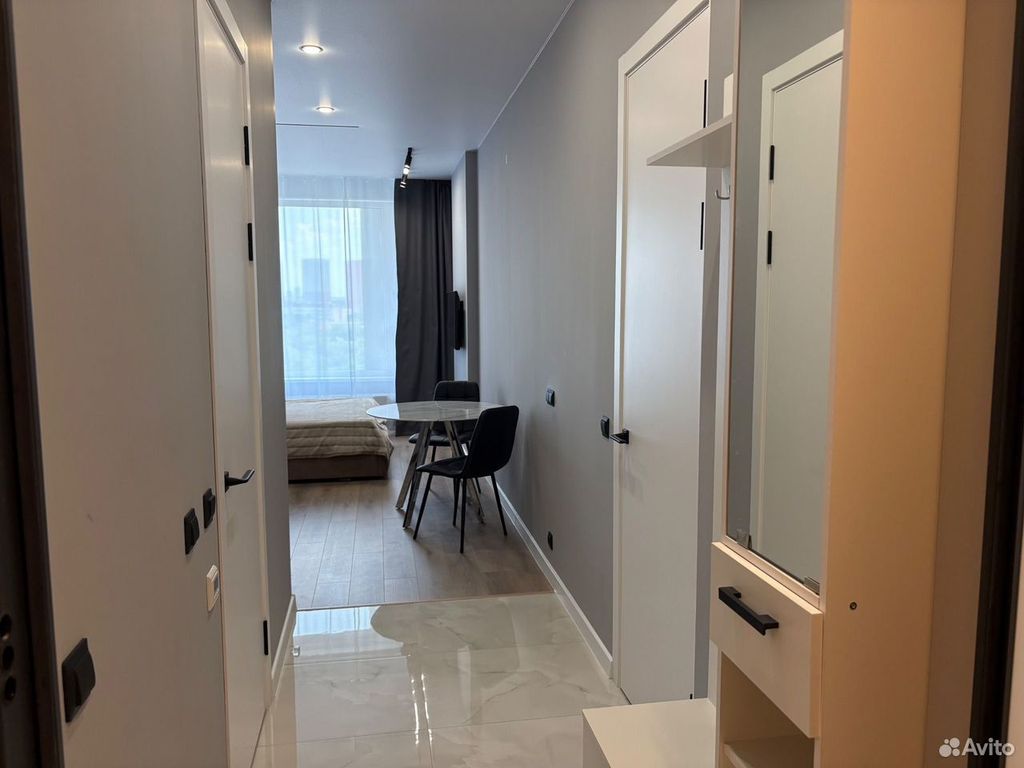 m. Verkhnie Kotly: Apartment, studio
