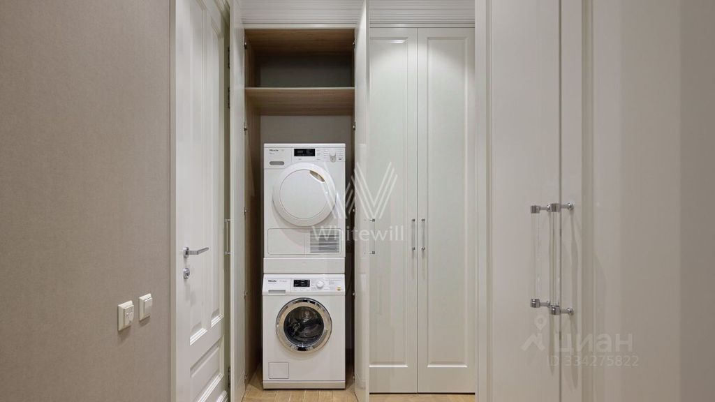 m. Barrikadnaya: Apartment, 4-rooms