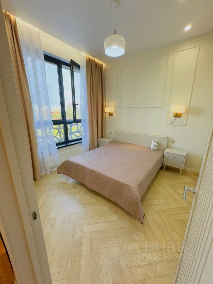 m. ZIL: Apartment, 2-rooms
