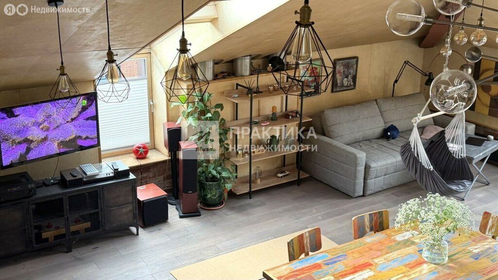 m. Verkhnie Kotly: Apartment, 3-rooms