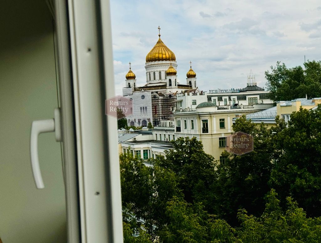 m. Kropotkinskaya: Apartment, 4-rooms