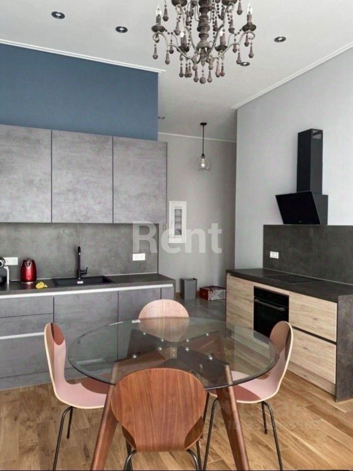 m. ZIL: Apartment, 2-rooms