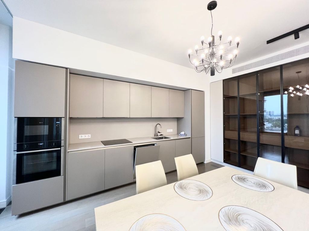 m. Ulitsa 1905 goda: Apartment, 4-rooms
