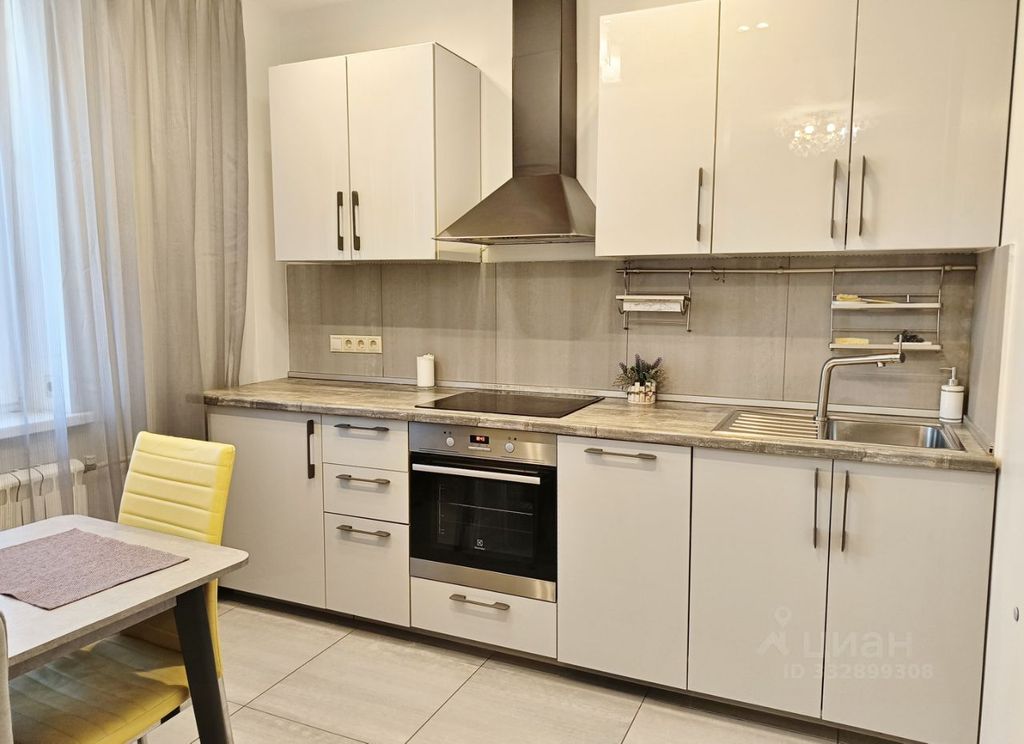 m. Ulitsa 1905 goda: Apartment, 2-rooms