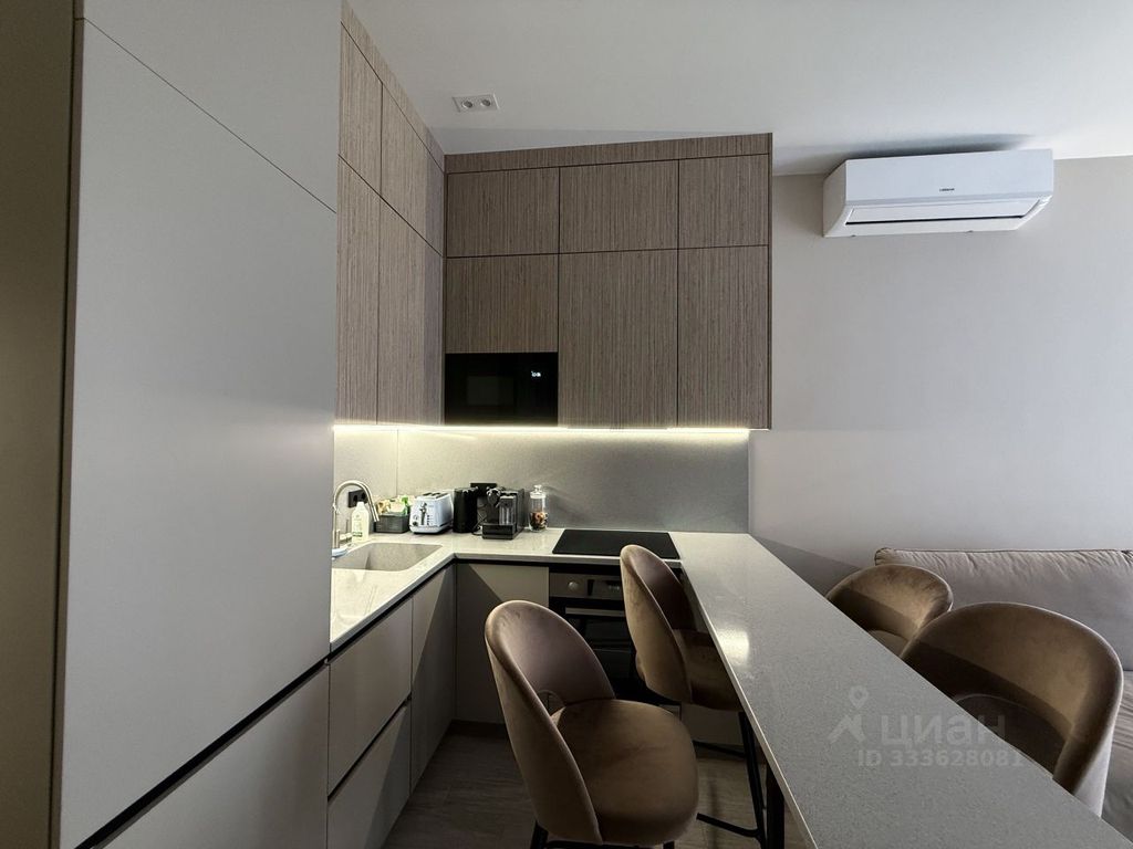 m. ZIL: Apartment, studio