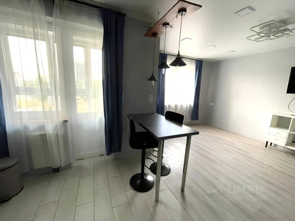 m. Lukhmanovskaya: Apartment, 1-rooms