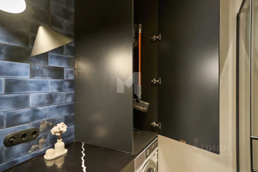 m. ZIL: Apartment, 2-rooms
