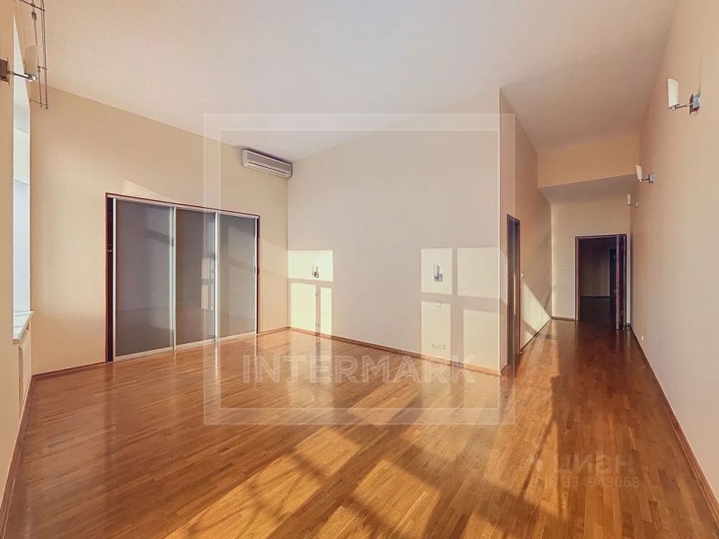 m. Borovitskaya: Apartment, 5-rooms