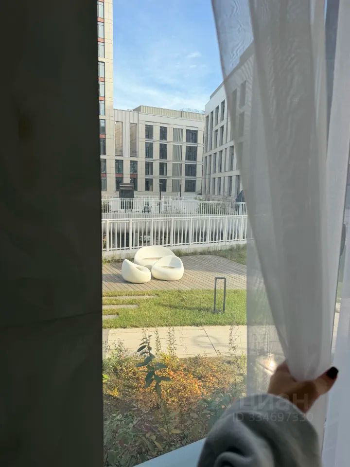 m. ZIL: Apartment, 2-rooms