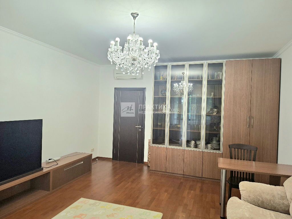 m. Ploschad Gagarina: Apartment, 2-rooms