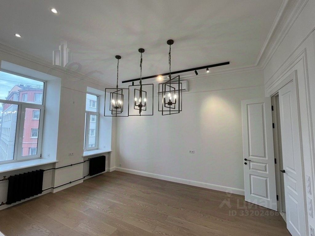 m. Trubnaya: Apartment, 4-rooms