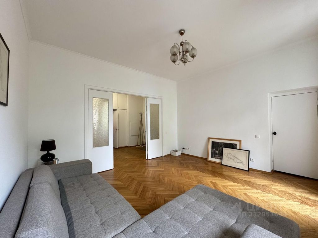 m. Barrikadnaya: Apartment, 3-rooms