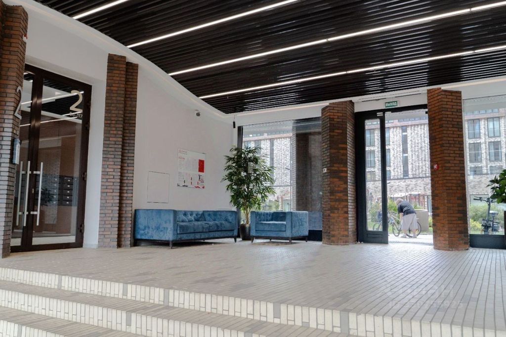 m. ZIL: Apartment, 2-rooms
