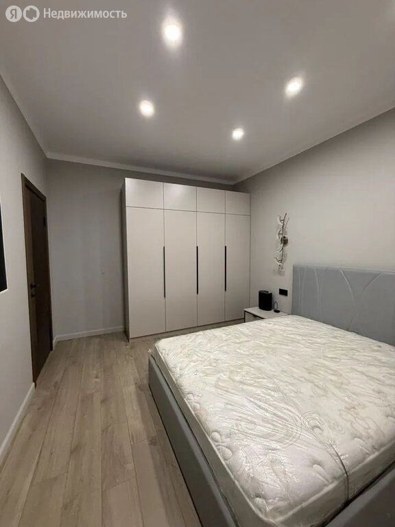 m. Nagornaya: Apartment, 2-rooms