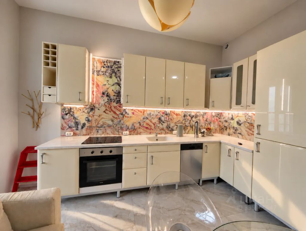 m. ZIL: Apartment, 2-rooms