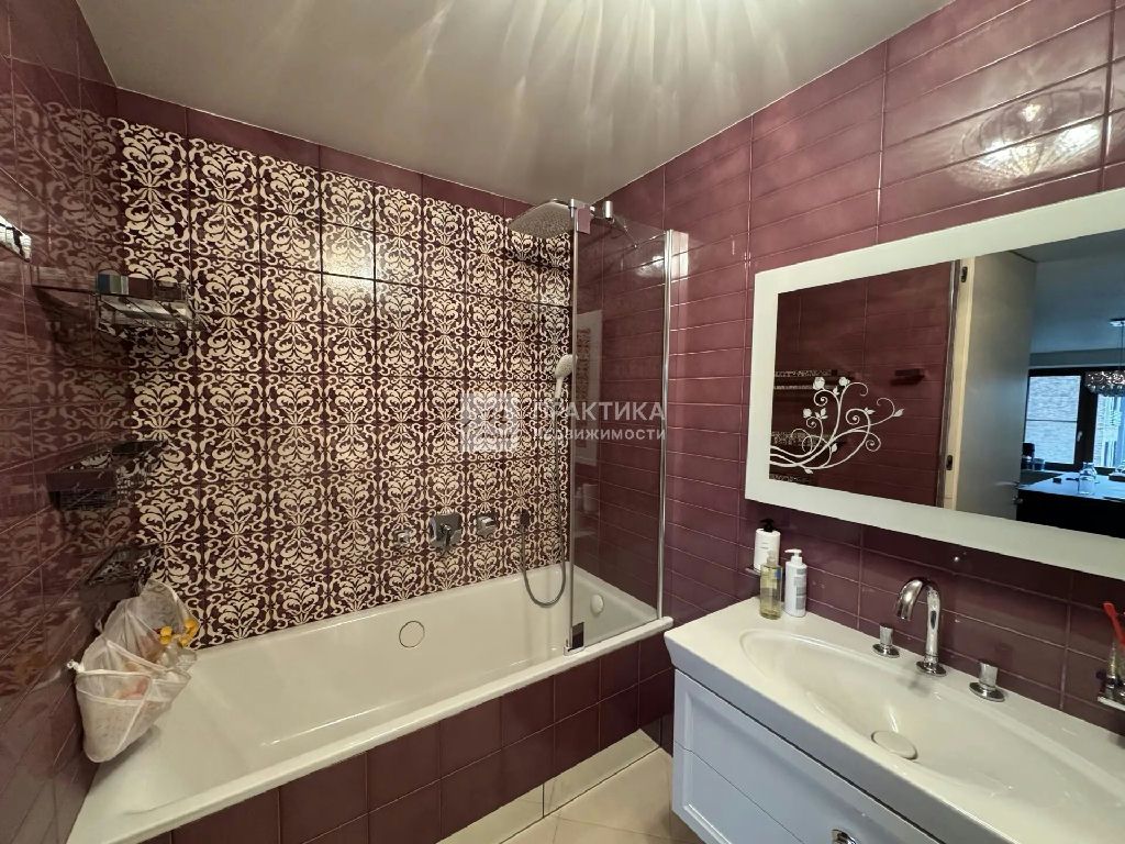 m. Ulitsa 1905 goda: Apartment, 3-rooms