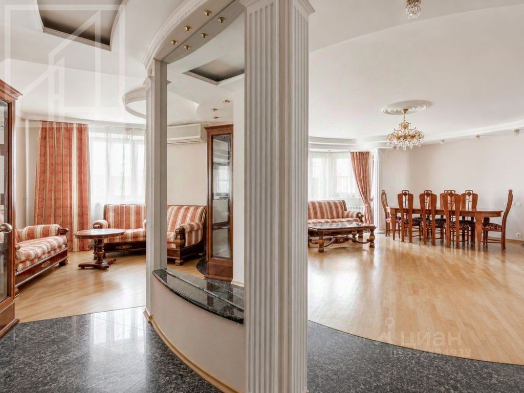 m. Barrikadnaya: Apartment, 3-rooms