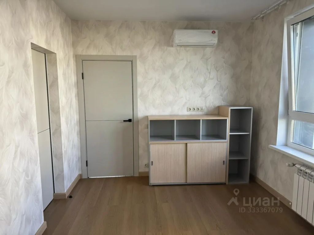 m. Lukhmanovskaya: Apartment, 2-rooms