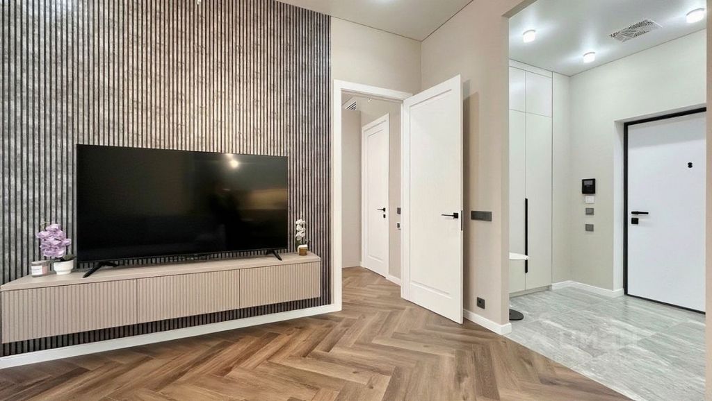 m. Ulitsa Sergeya Eyzenshteyna: Apartment, 2-rooms