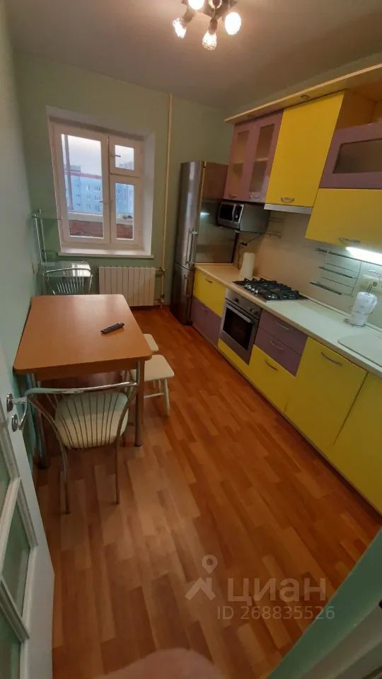 m. Lukhmanovskaya: Apartment, 2-rooms