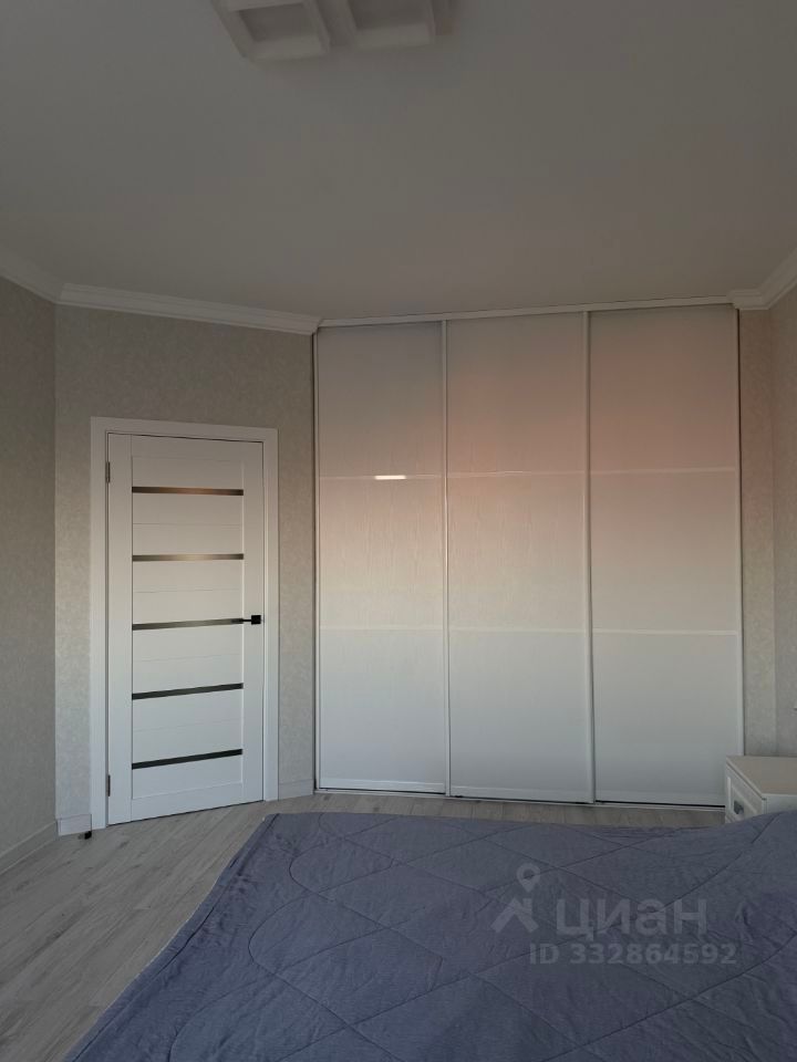 m. ZIL: Apartment, 1-rooms