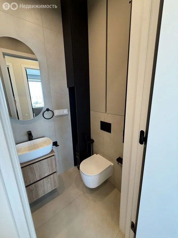 m. ZIL: Apartment, 2-rooms