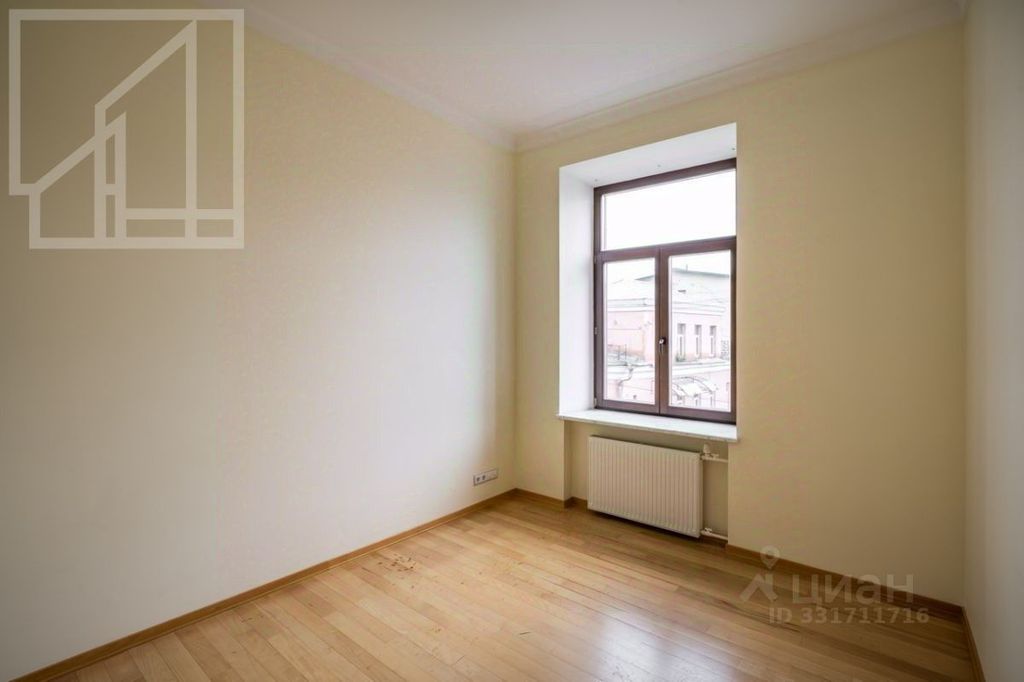 m. Kropotkinskaya: Apartment, 4-rooms