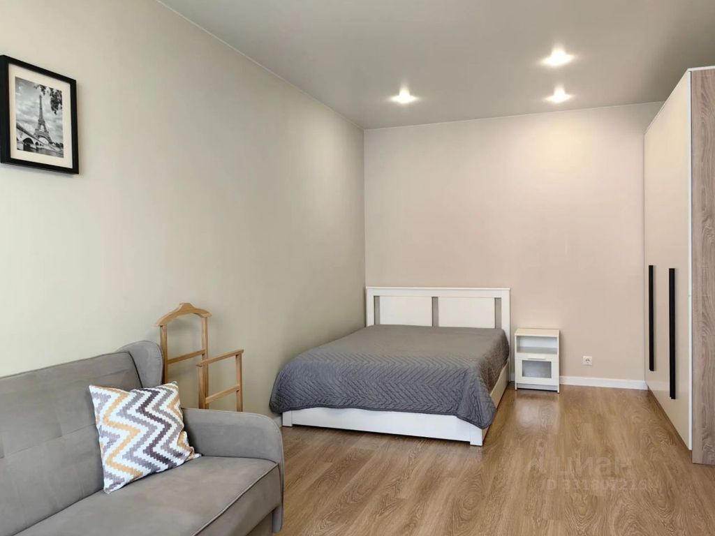 m. Lukhmanovskaya: Apartment, 1-rooms