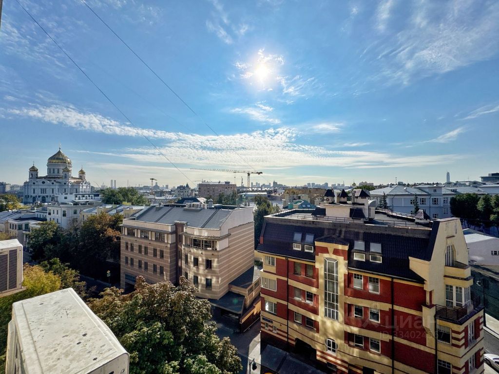 m. Kropotkinskaya: Apartment, 2-rooms