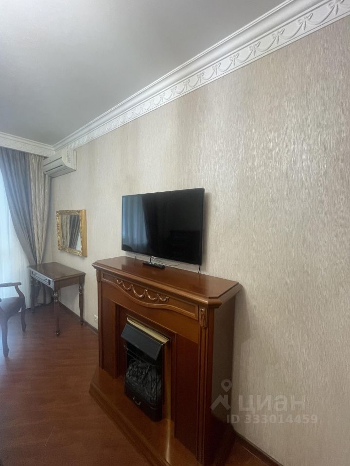 m. Universitet druzhby narodov: Apartment, 2-rooms
