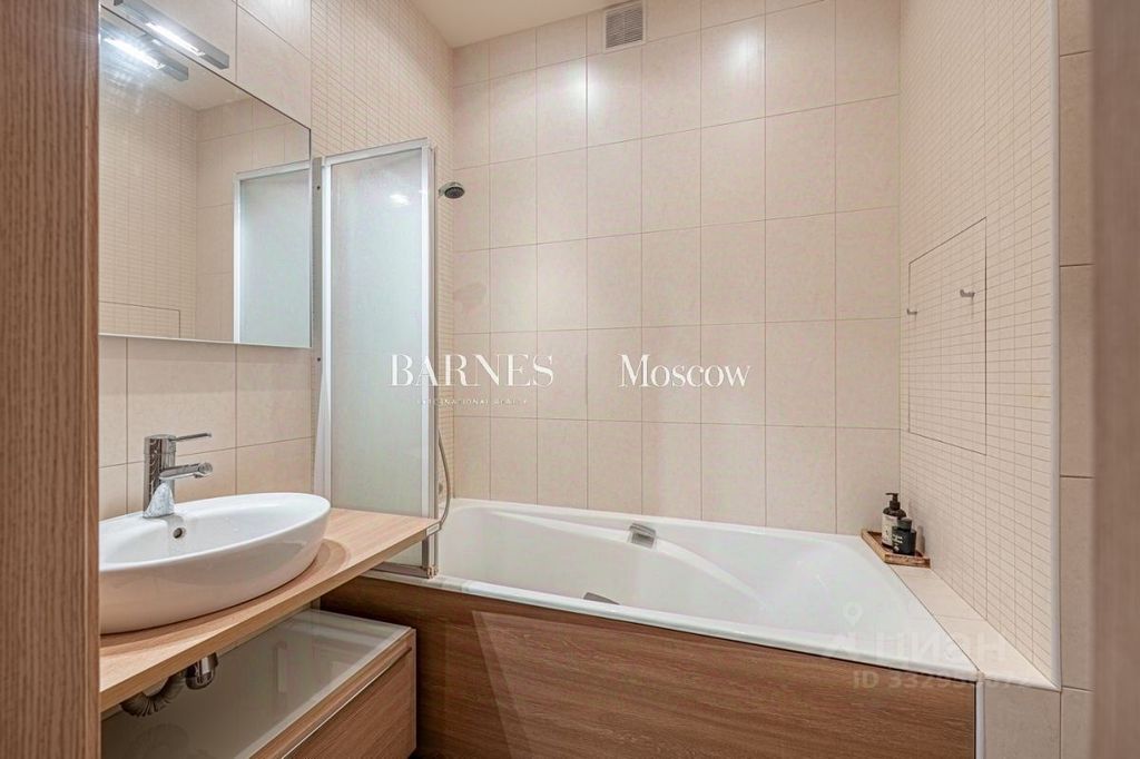 m. Krasnopresnenskaya: Apartment, 2-rooms