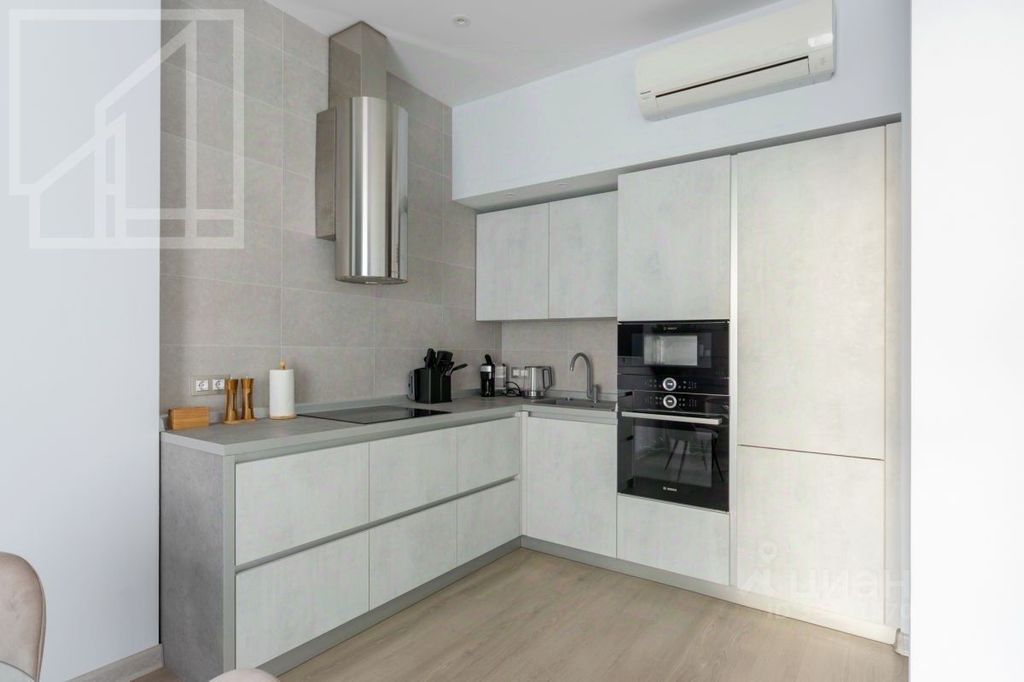 m. Ulitsa 1905 goda: Apartment, 2-rooms