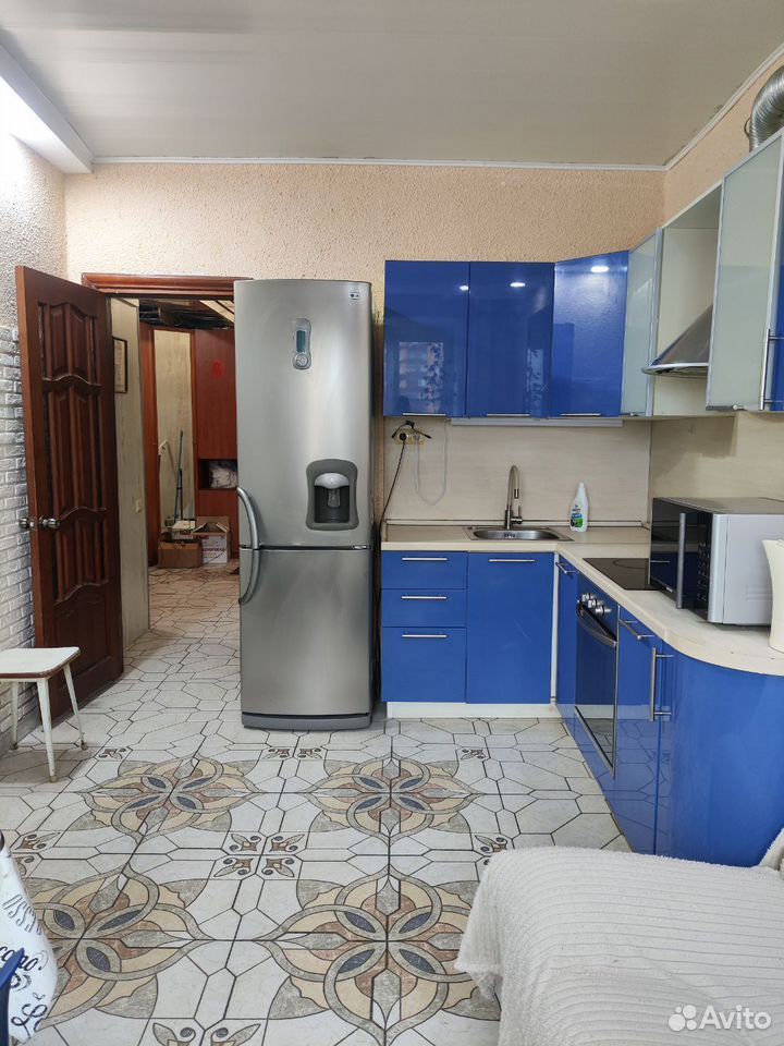 m. Lukhmanovskaya: Apartment, 2-rooms