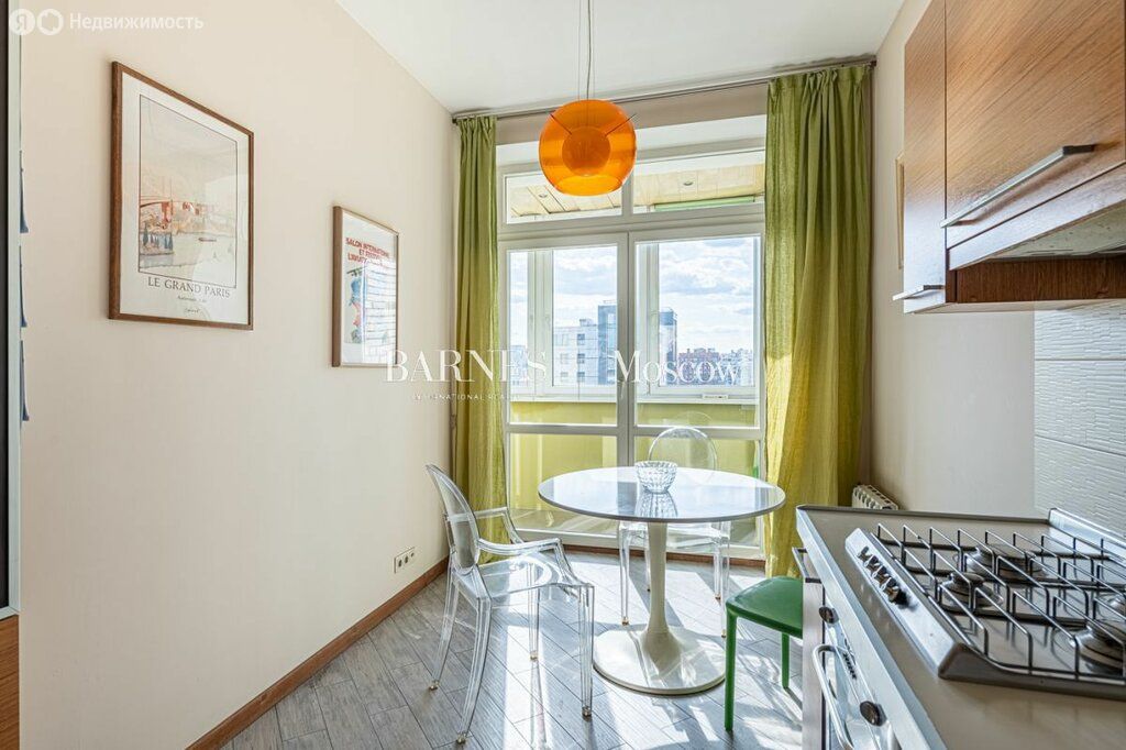 m. Krasnopresnenskaya: Apartment, 2-rooms