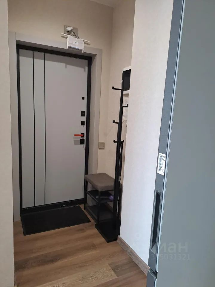 m. Lukhmanovskaya: Apartment, studio